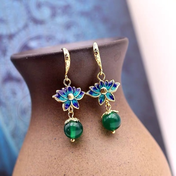 Jewelry - Beautiful Imperial Palace styled Elegant Dropped Earrings